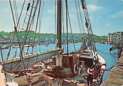 BR15560 Keravel centre de vacances plougrescant ship bateaux france