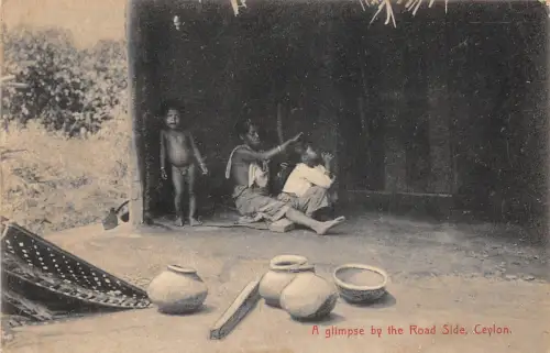 BG32749 ein Blick am Straßenrand Ceylon Sri Lanka Kindertypen Folklore