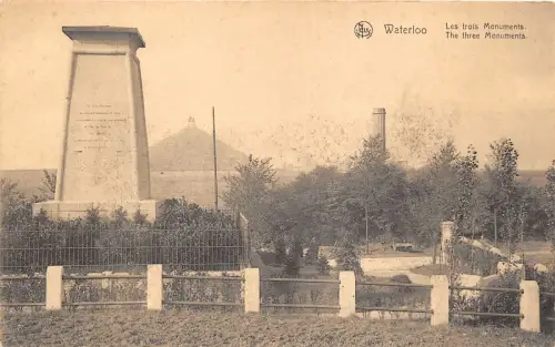 br105000 die drei Denkmäler Waterloo Belgien