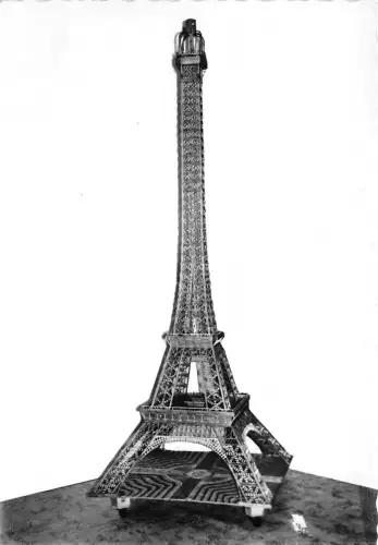 BG31126 maket van eiffeltoren leuven belgium CPSM 14,5x10cm