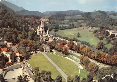 B50573 Lourdes La Basilique et le Dome france
