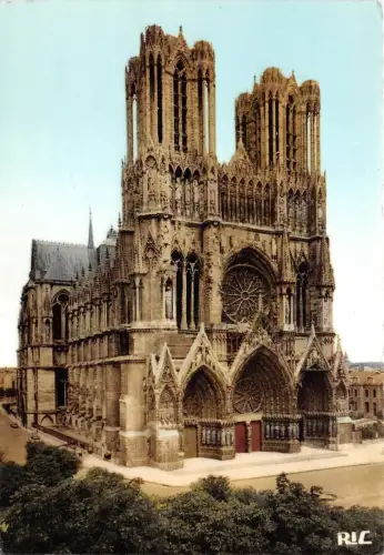 B52729 Reims la cathedrale france