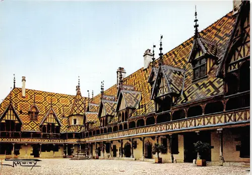 BR359 Frankreich Beaune Cour d'Honneur