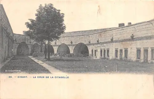 Br35151 Dinant LA Cour de la citadelle belgien