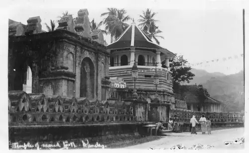 br104248 kandy sri lanka Echtfoto