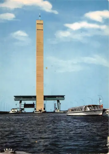 BR56940 un bateau moouche evolue dans le port plan incline de Ronqui Belgien