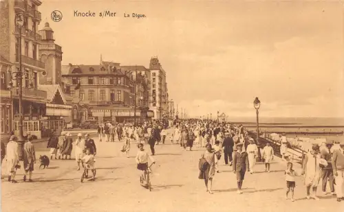 B93708 knocke s mer la digue belgium