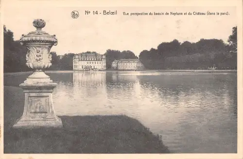 BR55376 Vue perspective du bassin de neptune et du chateau Beloeil belgien