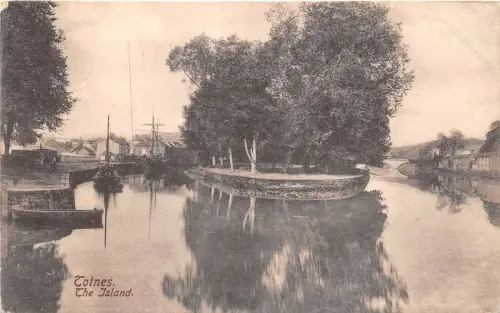 Lot36 Uk tones the island River Dart in Devon