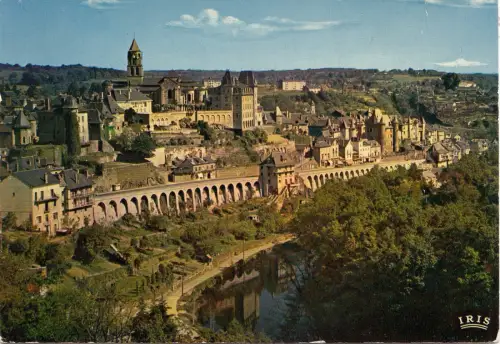 BF14877 vue generale uzerche france front/back image