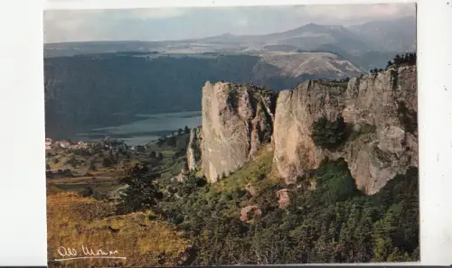 BF31924 murol puy de dome la dent du marais et le lac c france front/back image