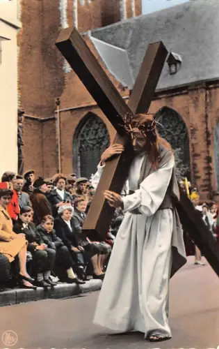 BT2665 jesus torsend het zware kruis Processie van het h Bloed Brugg Belgium
