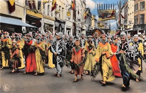 BT2663 Processie van het h Bloed Brugge peuple brugeois glorfiant le Belgium