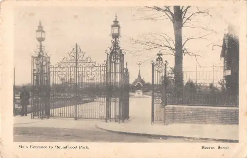 BR67221 Haupteingang zum Roundwood Park UK 14x9cm