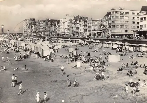BR18099 Middelkerke zeedijk en strand belgien