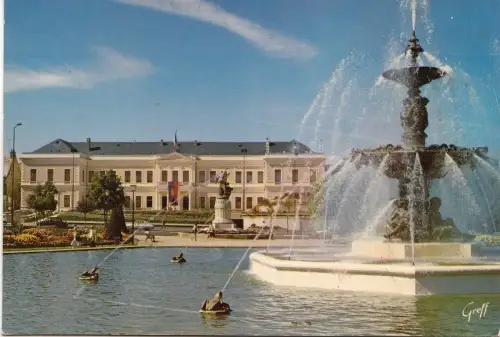 BF15467 l hotel de ville vu du jardin du mail angers france front/back image
