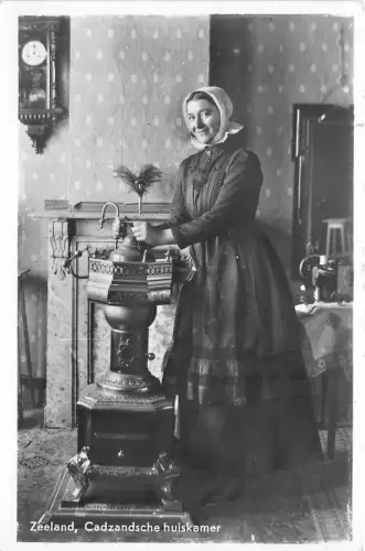 BR18584 Zeeland Cadzandsche Huiskamer Kostüm Folklore Niederlande