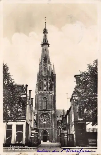 B94436 leeuwarden st bonifaciuskerk Echtfoto Niederlande
