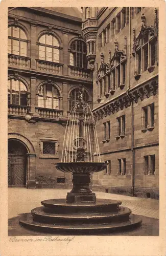 BR70987 brummen im rathaushaf niederlande