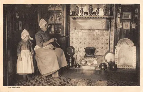 B107909 Niederlande Volendam Haus Innenraum Küche Echtfoto UK