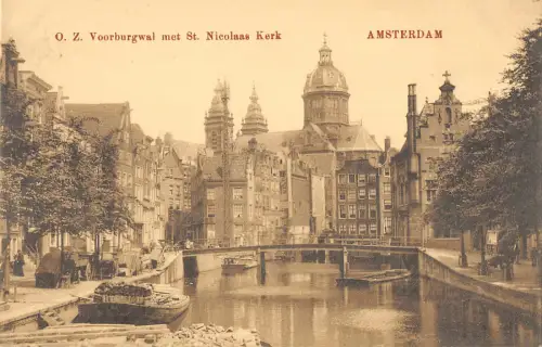 B107968 Niederlande O. Z. Voorburgwal met St. Nicolaas Kerk Church real photo uk