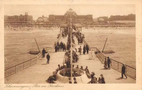 B106706 Niederlande Scheveningen Pier en Kurhaus Casino