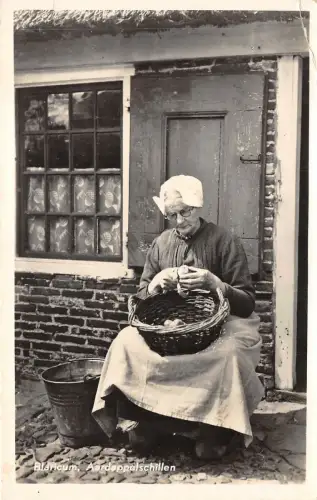 Lot261 blaricum aardappelschillen Echtfoto Typen Folklore Niederlande