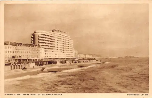 B90905 Marine Court von Pier St Leonards on Sea UK