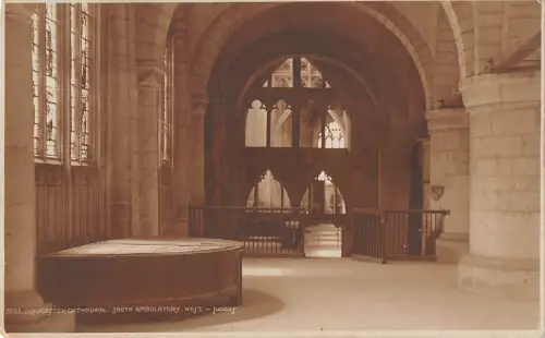 BR68922 South Ambulatory Gloucester Cathedral UK Richter 3626 Echtfoto