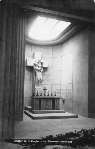 BR46718 Interieur de la Crypte le monument catolique