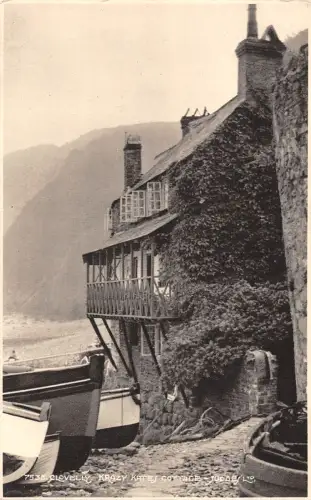 BR69283 Krazy Cates Cottage Clovelly UK Richter 7535 Echtfoto