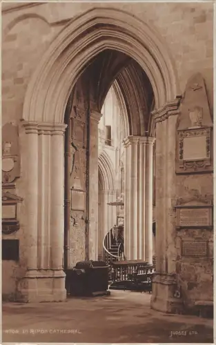 BR68720 Ripon Cathedral UK Richter 4704 Echtfoto