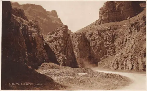 BR68326 Cheddar Cliffs UK Richter 1415 Echtfoto