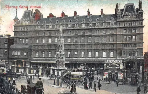 BR67758 Charing Cross Station Wagen UK