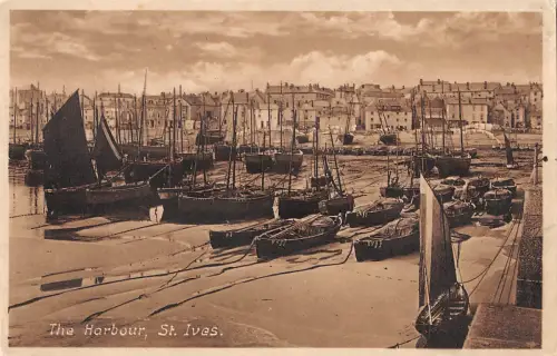 uk11887 the harbour st ives real photo uk ship bateaux