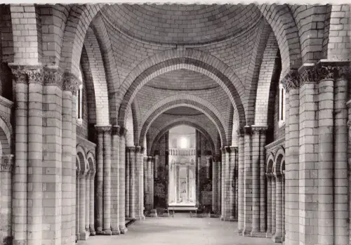 BF13453 nef de l eglise fontevrault l abbaye m et l france front/back image