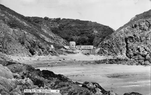 BR99745 Petit Bot Bay Guernsey Echtfoto UK