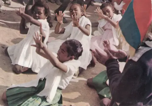 BF28179 jour de fete a isotry tana madagascar types front/back image