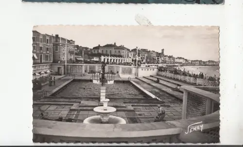 BF27510 les sables d olonne la piscine france front/back image