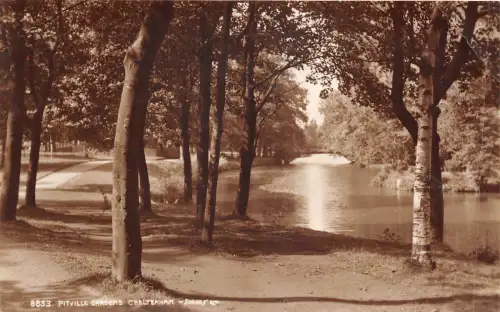 br108019 Pitville Gardens Cheltenham UK Richter Echtfoto