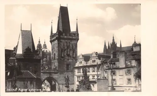 BT2276 pohled z karlova most Praha prag prag czech republic