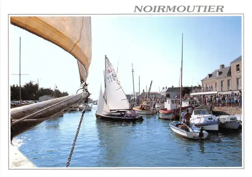 BF37397 noirmoutier le port et l hotel d elbe france Boot Schiff Bateaux