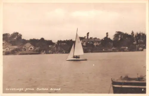 uk22928 greetings from oulton broad real photo uk