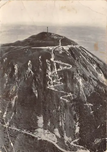 B56245 L`Autoroute a Gauche et la Voie romaine Puy de Dome france