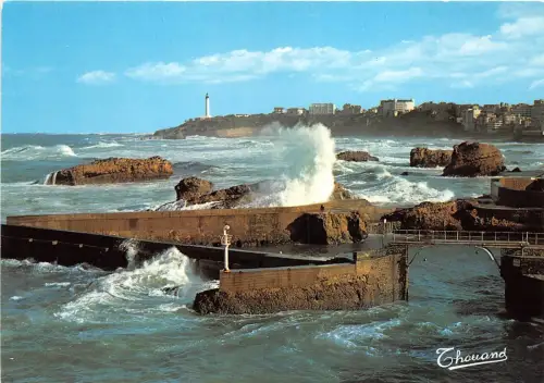 BF37736 le port de pecheurs biarritz france phare Leuchtturm Leuchtturm