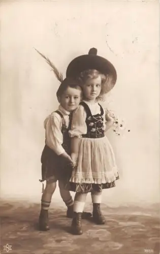 US2840 Kinder in Trachten Kinder Postkarte Sozialgeschichte Deutschland