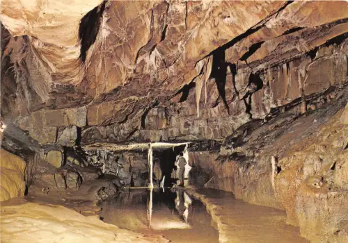 br108923 Säule in Säulenhalle Ingleborough Höhle UK