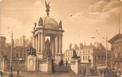 B39653 Liverpool Queen Victoria Memorial uk