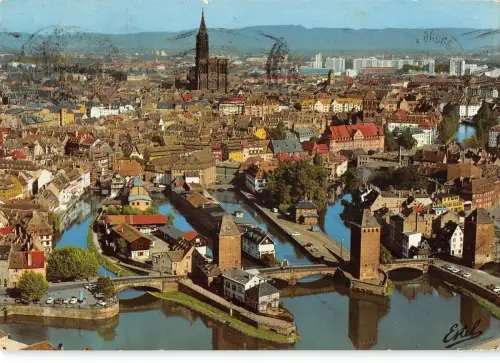 B109597 Frankreich Straßburg L'Ill et les Ponts Couverts Gesamtansicht Kirche Eglise
