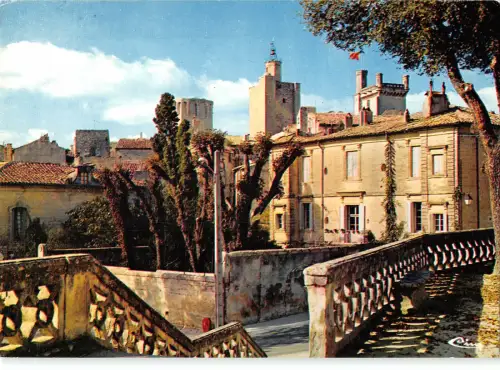 B109590 Frankreich Uzes Premier Duche de France Kirche Gesamtansicht